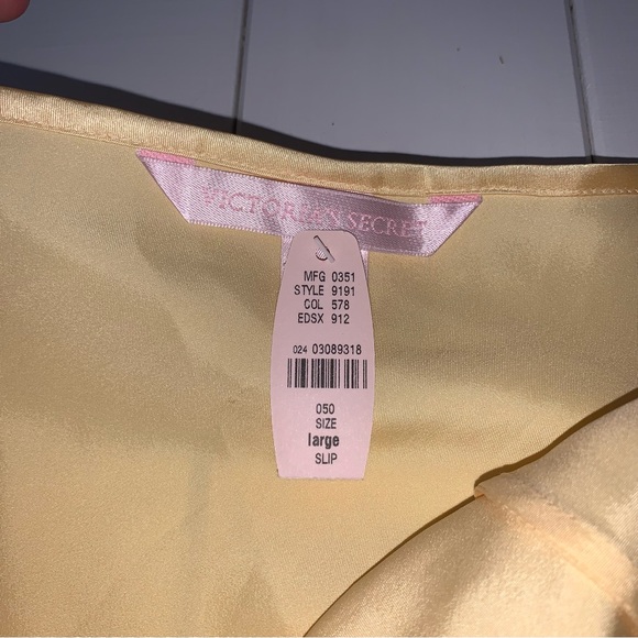 Vintage 90’s Victoria Secret Yellow Lace Lingerie Nightie Slit Night Gown Slip - Picture 5 of 9